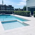 Apartman Casa Al Mare, Moderna Con Piscina E Giardino! Lido di Jesolo